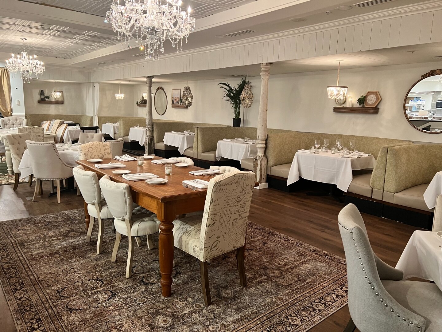 Dining room at The Château Sarasota