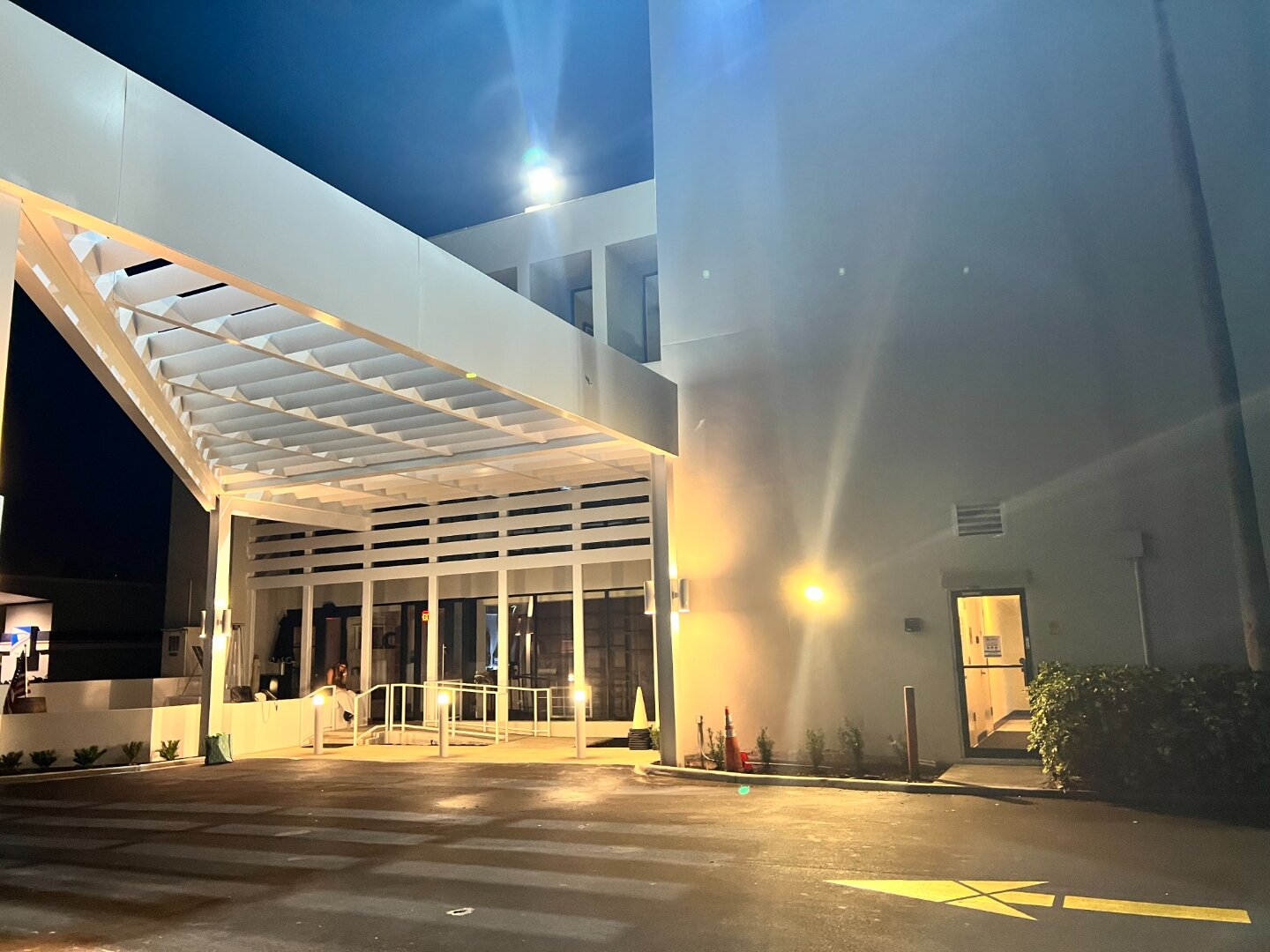 The Château Sarasota exterior at night